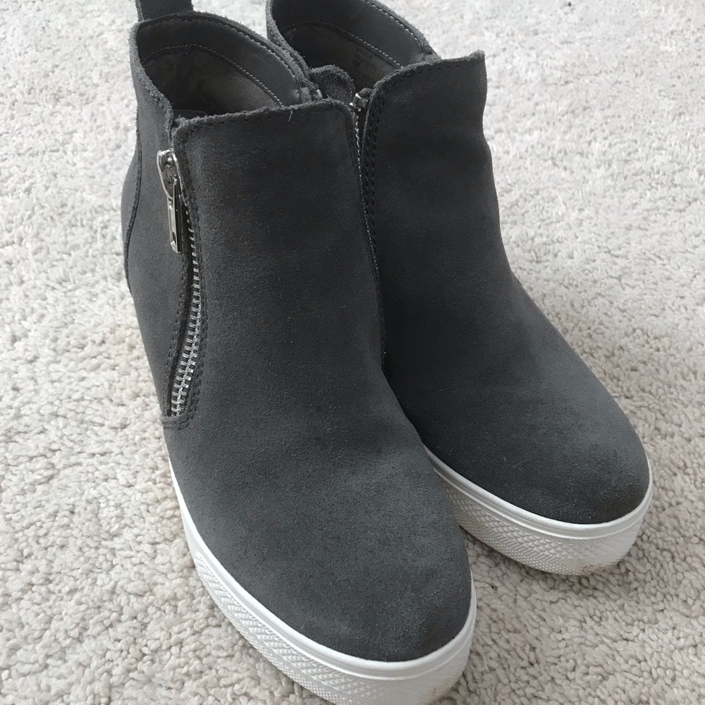 Steve Madden wedgie shoes